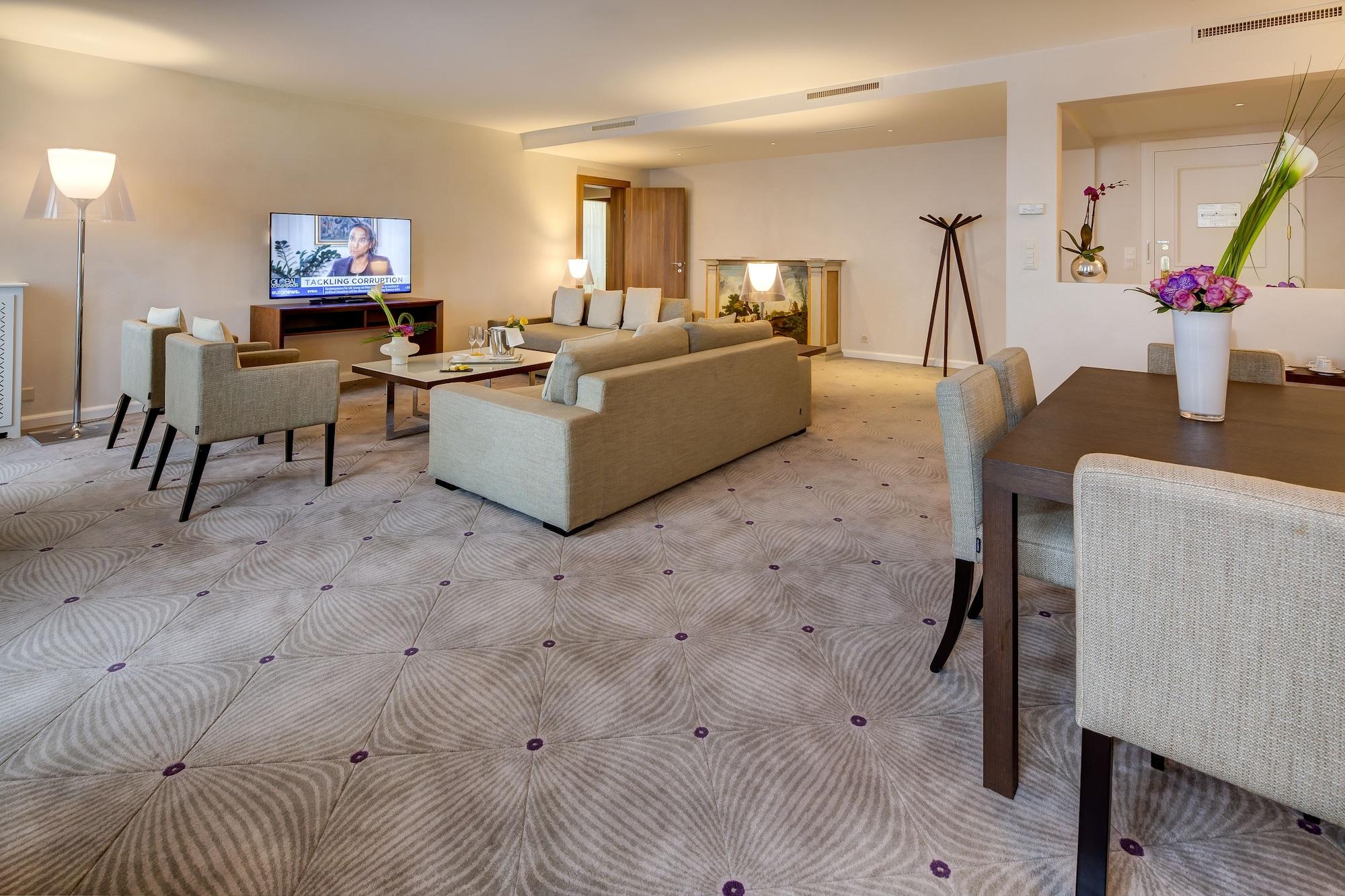 Lausanne Palace Екстериор снимка Suite