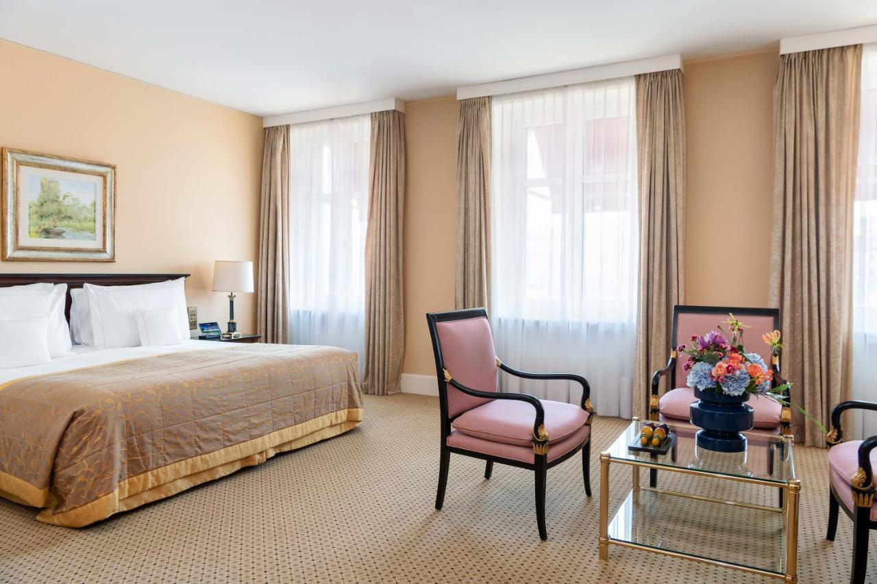 Lausanne Palace Екстериор снимка A bedroom at the hotel