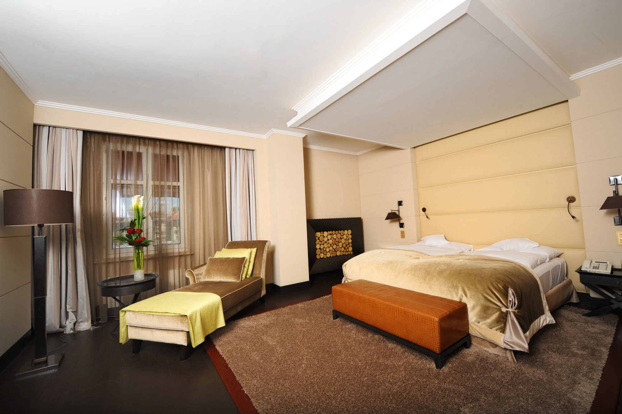 Lausanne Palace Екстериор снимка A room at the hotel